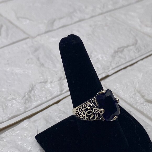 Womens Fashion Ring Purple Gemstone Silver Plated Metal Intricate Design Size 9 - Picture 8 of 9